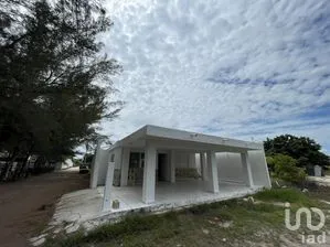 NEX-271755 - Casa en Venta, con 2 recamaras, con 2 baños, con 160 m2 de construcción en Chicxulub Puerto, CP 97330, Yucatán.