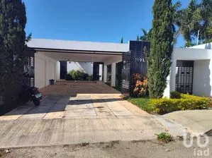 NEX-271775 - Casa en Venta, con 3 recamaras, con 3 baños, con 161.74 m2 de construcción.