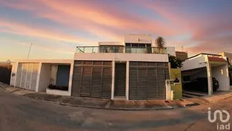 NEX-288531 - Casa en Venta, con 3 recamaras, con 3 baños, con 269 m2 de construcción en Las Américas, CP 97302, Yucatán.