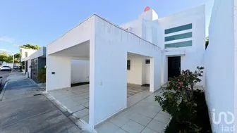 NEX-288673 - Casa en Renta, con 3 recamaras, con 3 baños, con 1 m2 de construcción en Altabrisa, CP 97130, Yucatán.