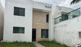 NEX-296113 - Casa en Renta, con 3 recamaras, con 3 baños, con 105 m2 de construcción.