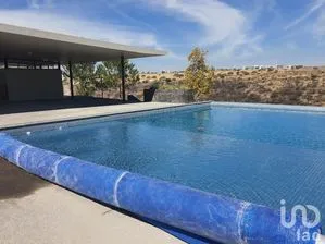 NEX-200588 - Casa en Venta, con 3 recamaras, con 3 baños, con 359 m2 de construcción.