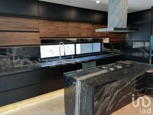 NEX-222822 - Casa en Venta, con 3 recamaras, con 4 baños, con 310 m2 de construcción.