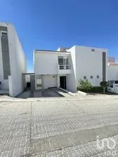 NEX-227856 - Casa en Venta, con 3 recamaras, con 3 baños, con 205 m2 de construcción en Balcones de Vista Real, CP 76905, Querétaro.