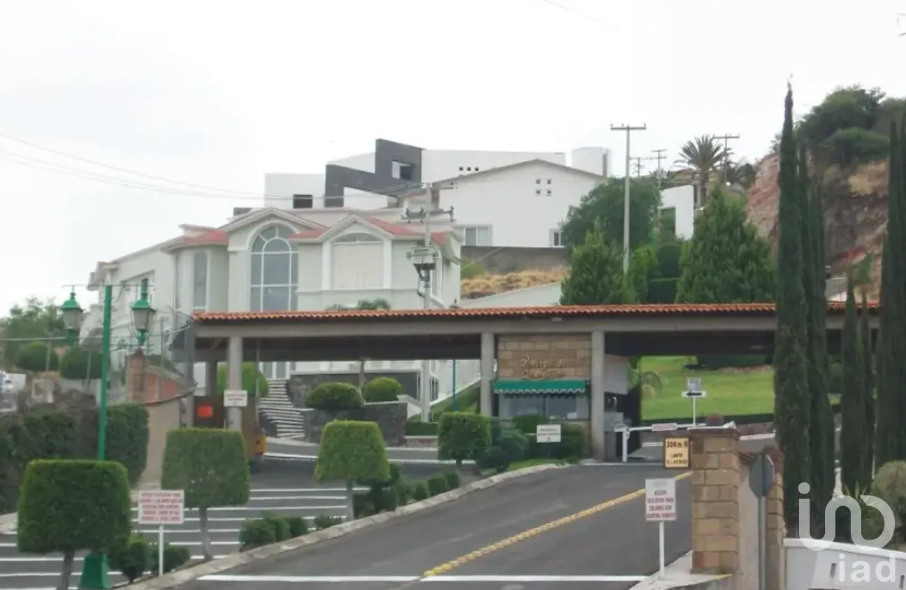Casa en Venta en El Pedregal de Querétaro, Querétaro, Querétaro | NEX-267899 | iad México | Foto 2 de 12