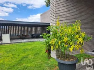 NEX-267902 - Casa en Venta, con 5 recamaras, con 4 baños, con 500 m2 de construcción.