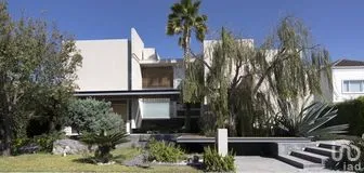 NEX-267915 - Casa en Venta, con 4 recamaras, con 4 baños, con 720 m2 de construcción.