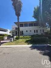 NEX-268117 - Casa en Venta, con 4 recamaras, con 4 baños, con 950 m2 de construcción.