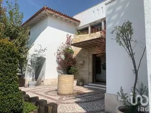 NEX-269424 - Casa en Venta, con 3 recamaras, con 4 baños, con 580 m2 de construcción.