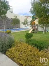 NEX-269453 - Casa en Venta, con 3 recamaras, con 4 baños, con 264 m2 de construcción.