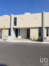 NEX-274472 - Casa en Venta, con 3 recamaras, con 2 baños, con 200 m2 de construcción.