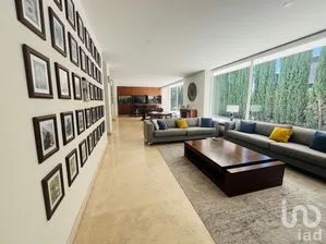 NEX-288845 - Casa en Venta, con 4 recamaras, con 4 baños, con 616 m2 de construcción.