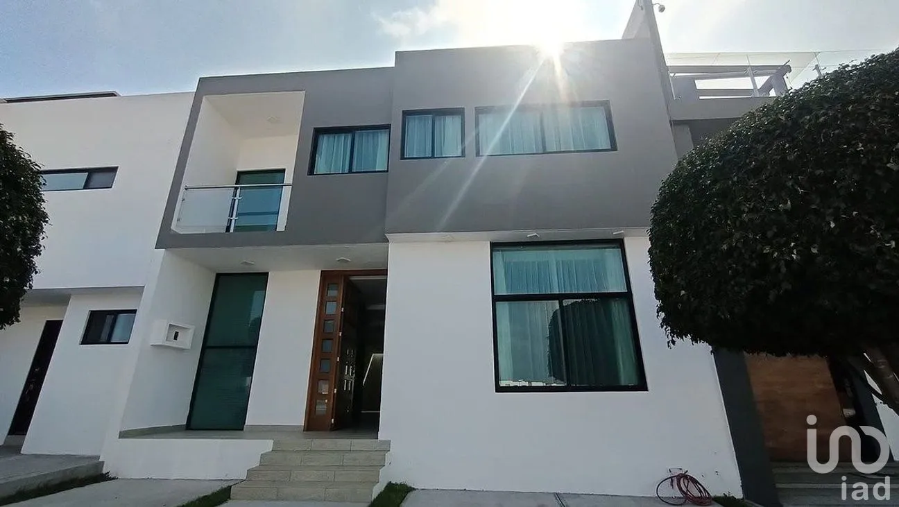 Casa en Venta en Real del Bosque, Corregidora, Querétaro | NEX-290310 | iad México | Foto 1 de 14