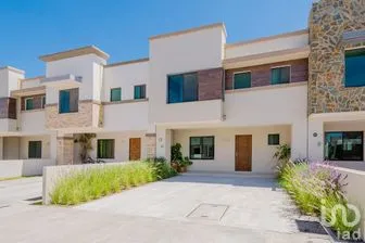 NEX-293002 - Casa en Venta, con 3 recamaras, con 3 baños, con 151 m2 de construcción en La Vista Residencial, CP 76146, Querétaro.
