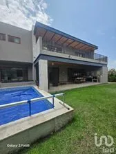 NEX-296930 - Casa en Venta, con 4 recamaras, con 5 baños, con 670 m2 de construcción.