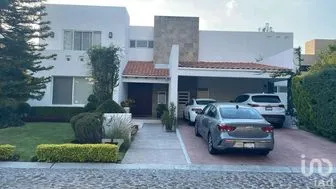 NEX-301186 - Casa en Renta, con 3 recamaras, con 3 baños, con 100 m2 de construcción.