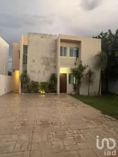 NEX-291492 - Casa en Renta, con 3 recamaras, con 3 baños, con 193 m2 de construcción en Dzityá, CP 97302, Yucatán.