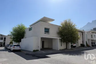 NEX-293020 - Casa en Renta, con 3 recamaras, con 4 baños, con 220 m2 de construcción en El Aguacatal, CP 66197, Nuevo León.