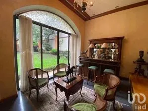 NEX-300571 - Casa en Venta, con 4 recamaras, con 4 baños, con 654 m2 de construcción.