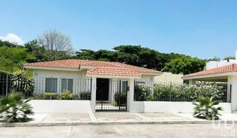 NEX-202024 - Casa en Venta, con 3 recamaras, con 3 baños, con 520 m2 de construcción en Joyas del Campestre, CP 29057, Chiapas.