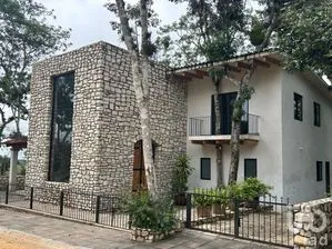 NEX-280004 - Casa en Venta, con 3 recamaras, con 3 baños, con 420 m2 de construcción en Navidad, CP 29140, Chiapas.