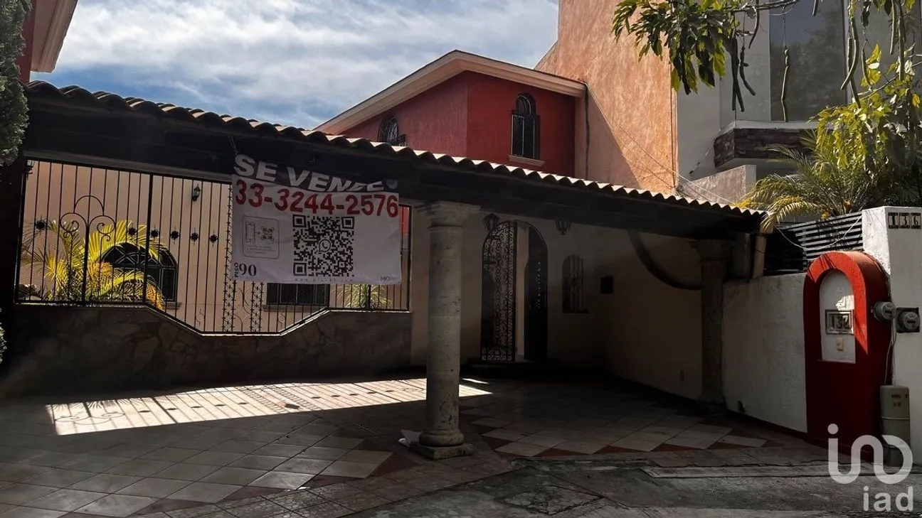 Casa en Venta en El Palomar, Tlajomulco de Zúñiga, Jalisco | NEX-106418 | iad México | Foto 2 de 41