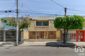 NEX-296043 - Casa en Venta, con 4 recamaras, con 3 baños, con 244 m2 de construcción.