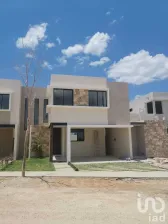 NEX-104239 - Casa en Venta, con 3 recamaras, con 3 baños, con 167 m2 de construcción en Cholul, CP 97305, Yucatán.