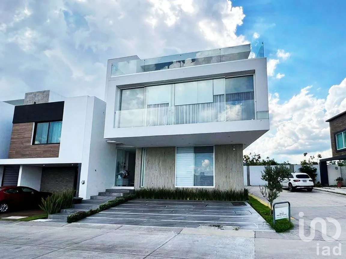 Casa en Venta en Rinconada Del Parque, Zapopan, Jalisco | NEX-229489 | iad México | Foto 1 de 21