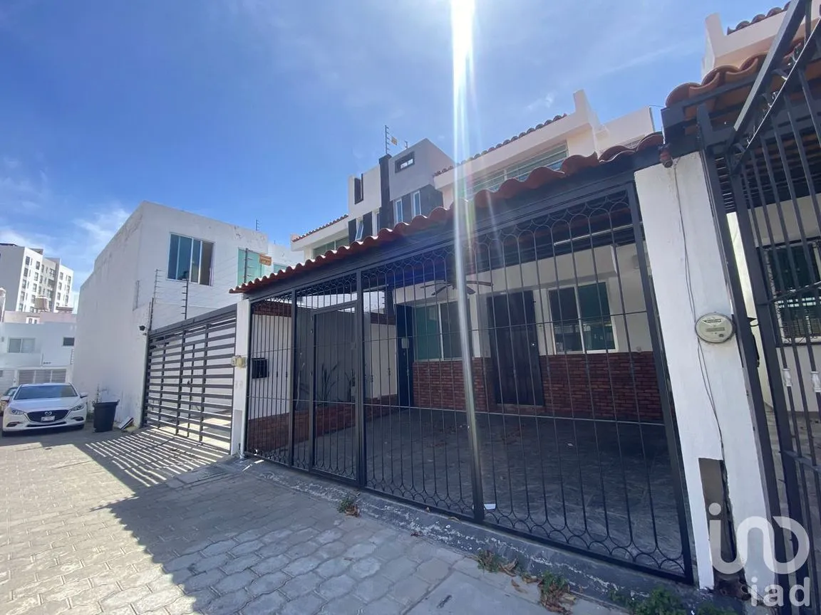 Casa en Venta en Real de Valdepeñas, Zapopan, Jalisco | NEX-229493 | iad México | Foto 2 de 32