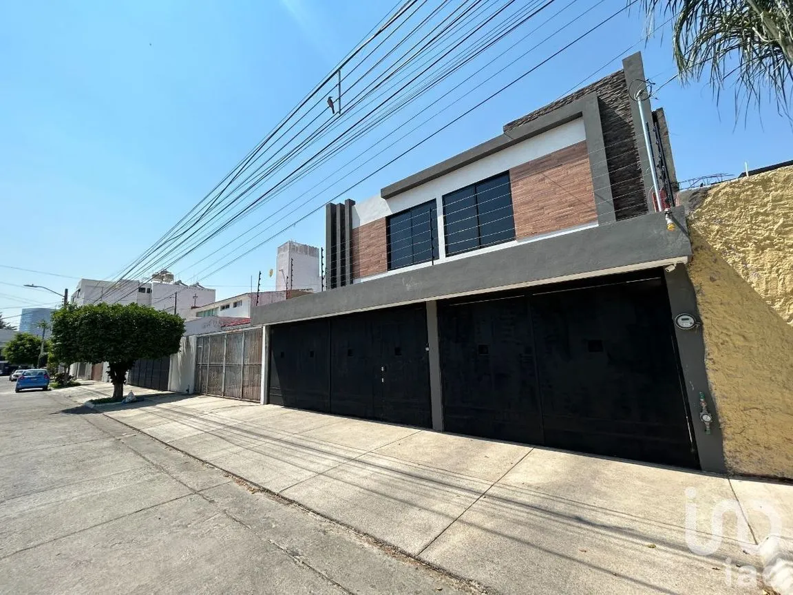 Casa en Venta en Lomas Altas, Zapopan, Jalisco | NEX-229498 | iad México | Foto 2 de 33