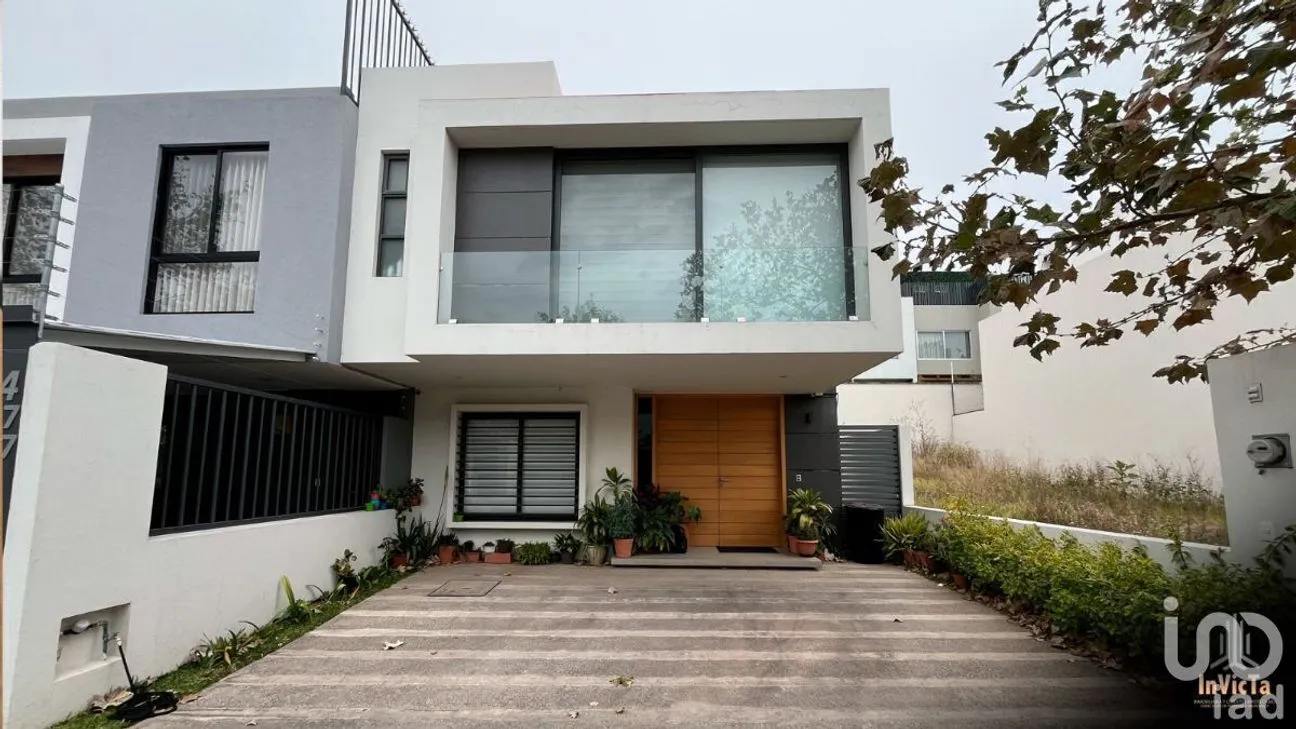 Casa en Venta en Bosques Vallarta, Zapopan, Jalisco | NEX-229512 | iad México | Foto 1 de 25