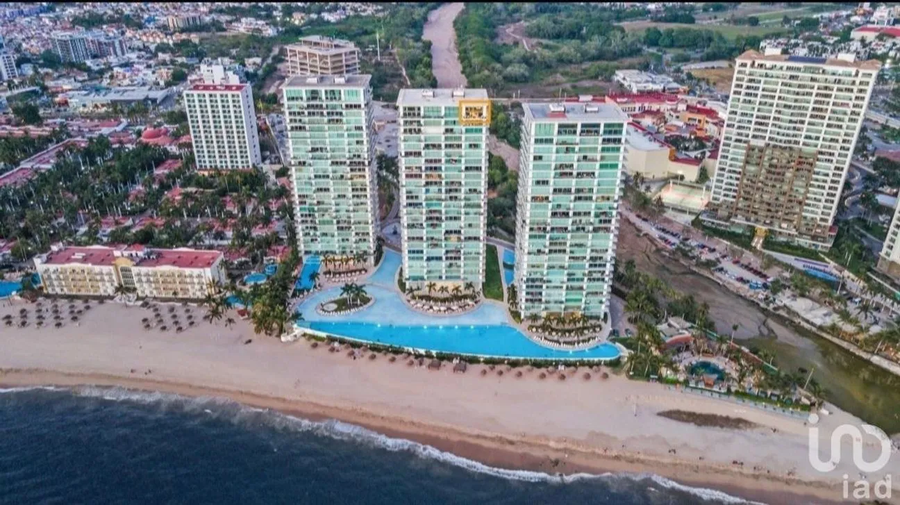 Departamento en Venta en Zona Hotelera Norte, Puerto Vallarta, Jalisco | NEX-231818 | iad México | Foto 2 de 38