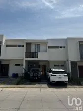 NEX-276633 - Casa en Venta, con 3 recamaras, con 2 baños, con 150 m2 de construcción en Arbolada Bosques de Santa Anita, CP 45645, Jalisco.