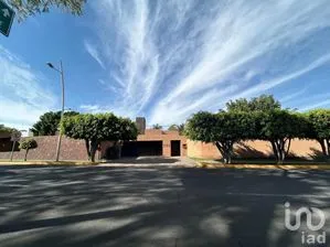 NEX-279746 - Casa en Venta, con 4 recamaras, con 6 baños, con 534 m2 de construcción en Colinas de San Javier, CP 44660, Jalisco.