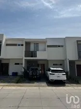 NEX-283048 - Casa en Venta, con 3 recamaras, con 2 baños, con 150 m2 de construcción en Arbolada Bosques de Santa Anita, CP 45645, Jalisco.