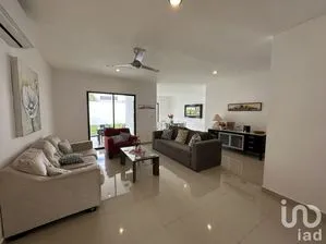 NEX-226827 - Casa en Venta, con 3 recamaras, con 3 baños, con 213 m2 de construcción.