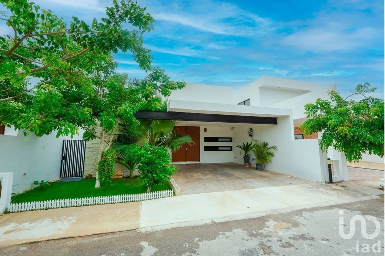 Casa en Venta en Conkal, Conkal, Yucatán | NEX-228459 | iad México | Foto 1 de 44