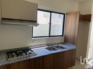 NEX-231710 - Casa en Venta, con 3 recamaras, con 3 baños, con 104.11 m2 de construcción en Tixcacal Opichen, CP 97249, Yucatán.