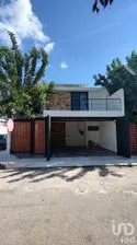 NEX-280524 - Casa en Venta, con 3 recamaras, con 3 baños, con 273.19 m2 de construcción.