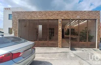 NEX-299189 - Casa en Venta, con 2 recamaras, con 1 baño, con 123 m2 de construcción.