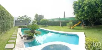 NEX-199431 - Casa en Venta, con 3 recamaras, con 4 baños, con 450 m2 de construcción en Hacienda Tetela, CP 62160, Morelos.