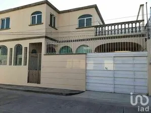 NEX-282731 - Casa en Venta, con 3 recamaras, con 1 baño, con 303 m2 de construcción.