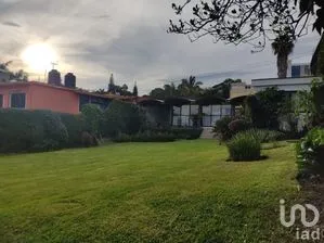 NEX-282734 - Casa en Venta, con 3 recamaras, con 2 baños, con 200 m2 de construcción.