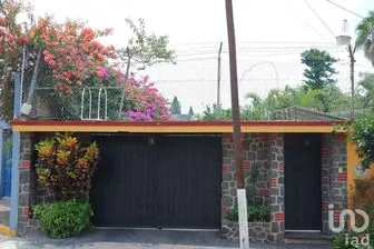 NEX-282891 - Casa en Venta, con 3 recamaras, con 2 baños, con 230 m2 de construcción.