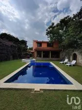 NEX-282946 - Casa en Venta, con 5 recamaras, con 3 baños, con 340 m2 de construcción en Lomas de Jiutepec, CP 62566, Morelos.