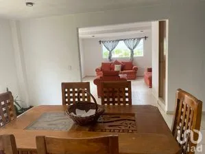 NEX-292349 - Casa en Venta, con 4 recamaras, con 2 baños, con 350 m2 de construcción en Miraval, CP 62270, Morelos.