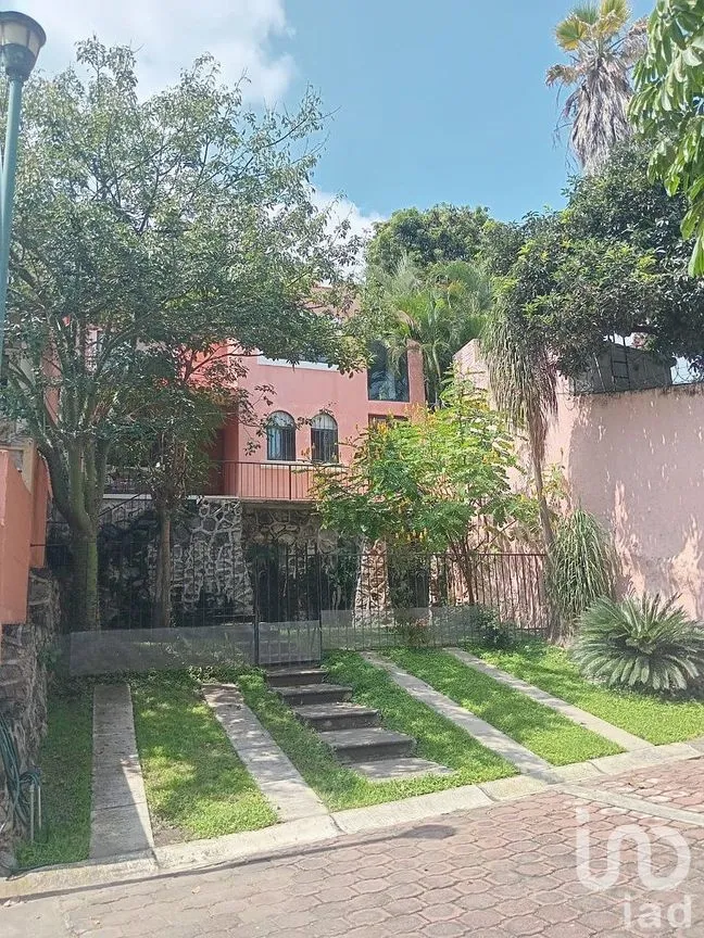Casa en Venta en Las Palmas, Cuernavaca, Morelos | NEX-292905 | iad México | Foto 1 de 12