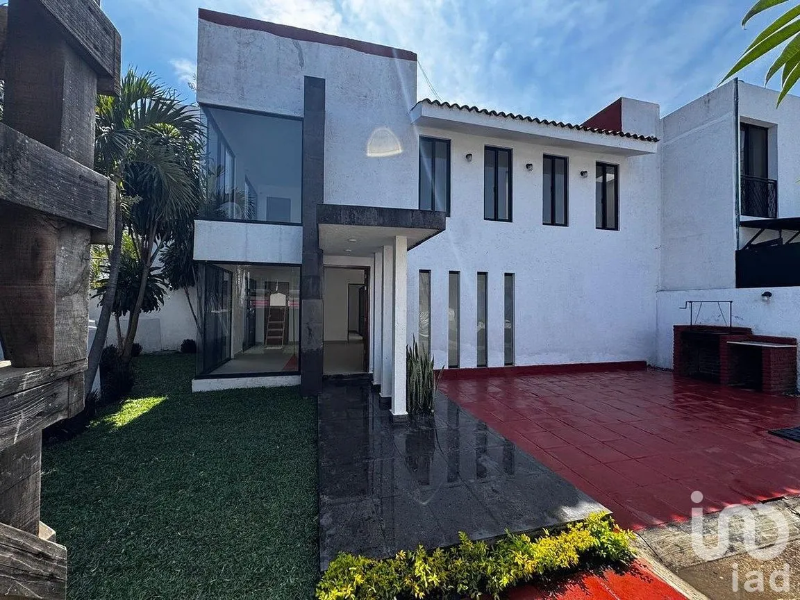 Casa en Venta en José G Parres, Jiutepec, Morelos | NEX-292963 | iad México | Foto 1 de 12