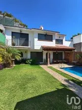 NEX-293162 - Casa en Renta, con 3 recamaras, con 4 baños, con 225 m2 de construcción en Santa María Ahuacatitlán, CP 62100, Morelos.